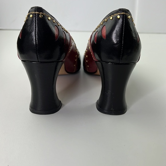 Margaret Jerrold  Vintage Patterned Red & Black Pumps with Gold Beading - Size 7 - Picture 7 of 11